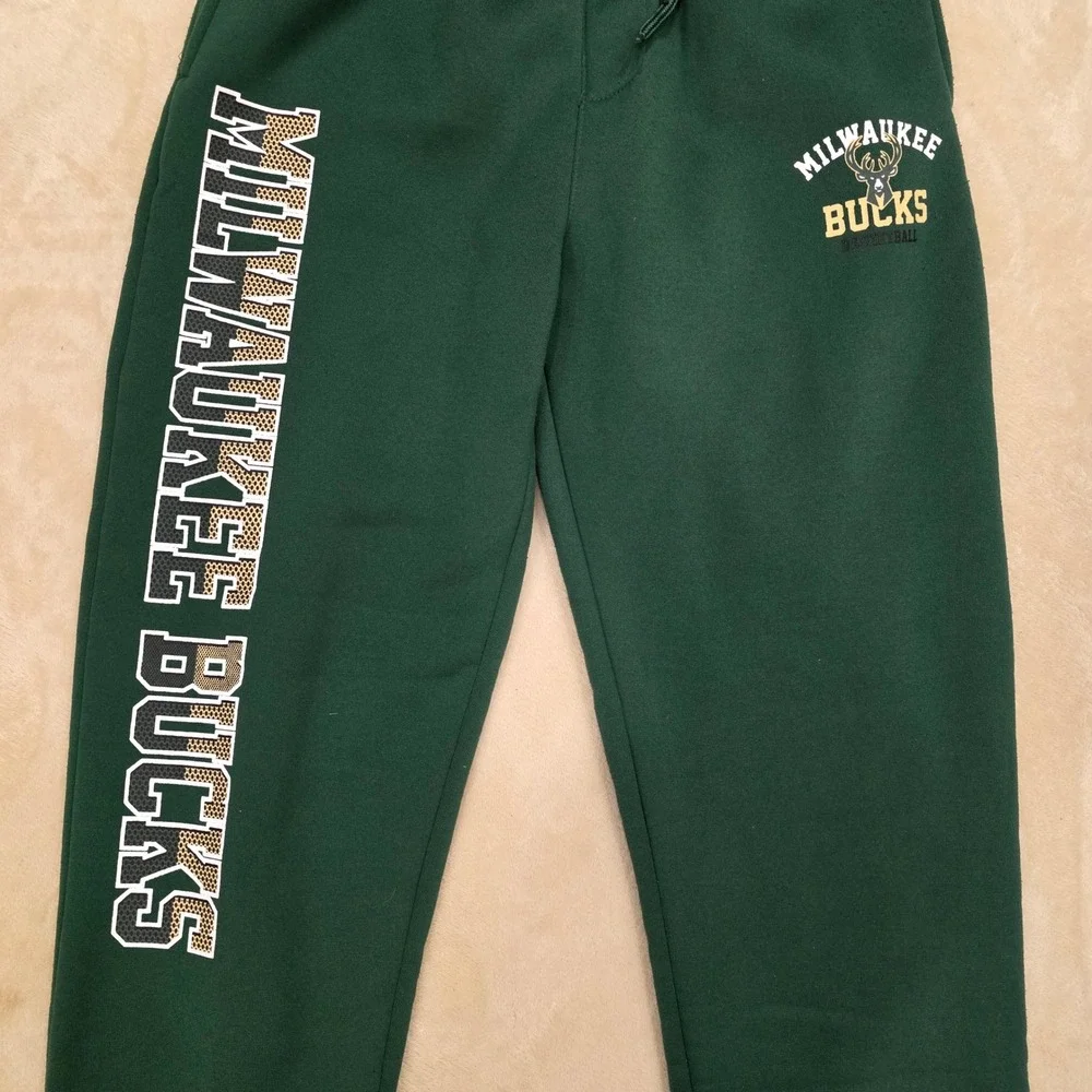 Milwaukee Bucks #34 Antetokounmpo Boy's XL Sweats & T-Shirt Set Green